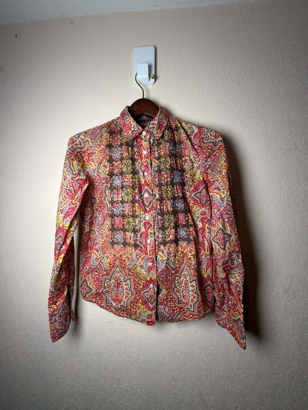Robert Graham Button Up Shirt Women's Med Red Multi Color
Abstract Long Sleeve